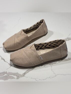 Toms Women's Tan Beige Slip-On Casual Loafers Flats Memory Foam Shoes Size 7